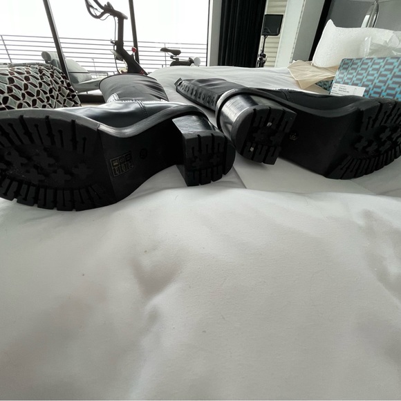 Tory Burch Boot - Picture 9 of 11